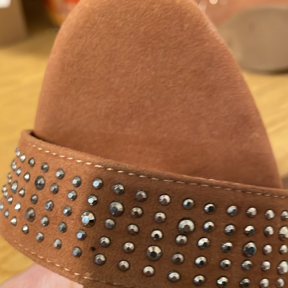 🤪🤪🤪BOGOHO 🤪🤪🤪Forever 21 Embellished Platform Heels - Picture 7 of 13